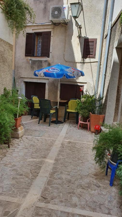 Franceska Apartmani كريس المظهر الخارجي الصورة