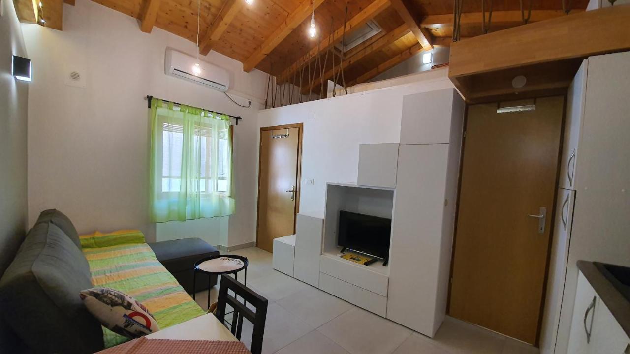 Franceska Apartmani كريس المظهر الخارجي الصورة