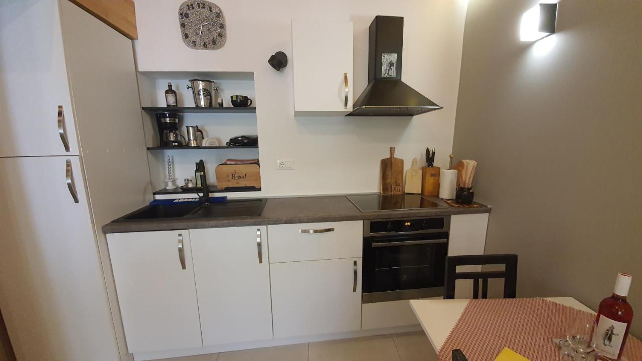 Franceska Apartmani كريس المظهر الخارجي الصورة