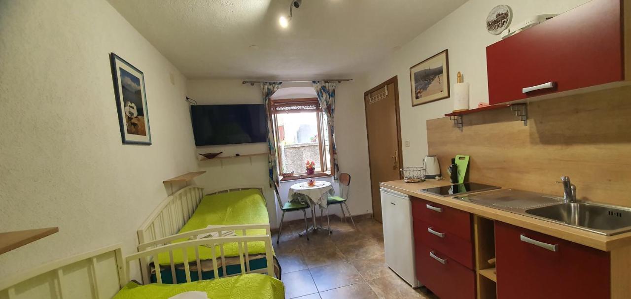 Franceska Apartmani كريس المظهر الخارجي الصورة